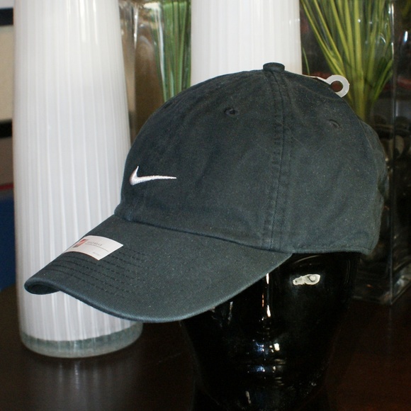 Nike Hat - Picture 2 of 3